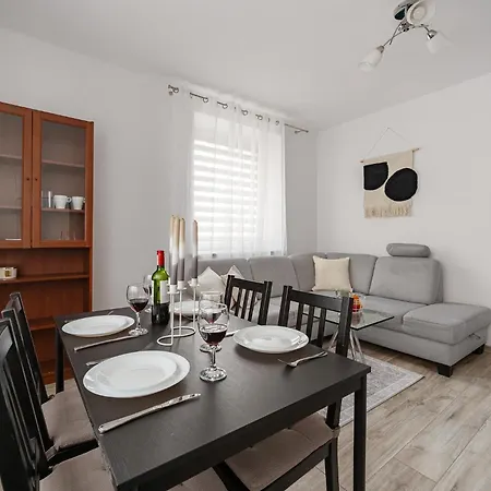 Appartement Large In Wola Near The Center Warschau