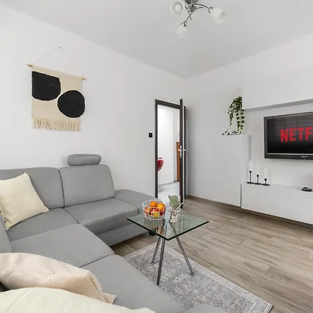 Large In Wola Near The Center Varsovie